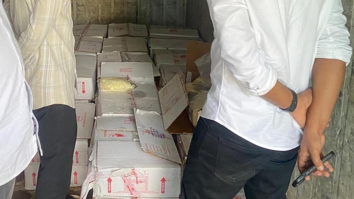 850 kg ghee disita karena dicurigai dipalsukan selama kampanye keamanan pangan di seluruh Telangana
 | beritakitanih