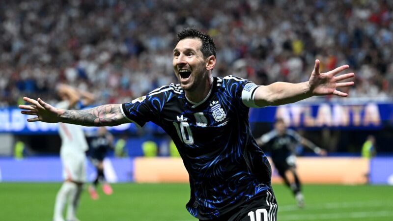 Argentina kembali ke final Piala Dunia setelah kemenangan mendebarkan di semifinal atas Inggris
 | beritakitanih