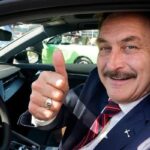 Donald Trump mendukung 'Pillow Man' Mike Lindell sebagai gubernur Minnesota
 | beritakitanih