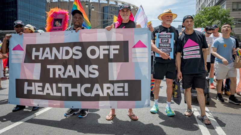 HHS mengabaikan ancaman untuk menahan pendanaan untuk perawatan trans
 | beritakitanih