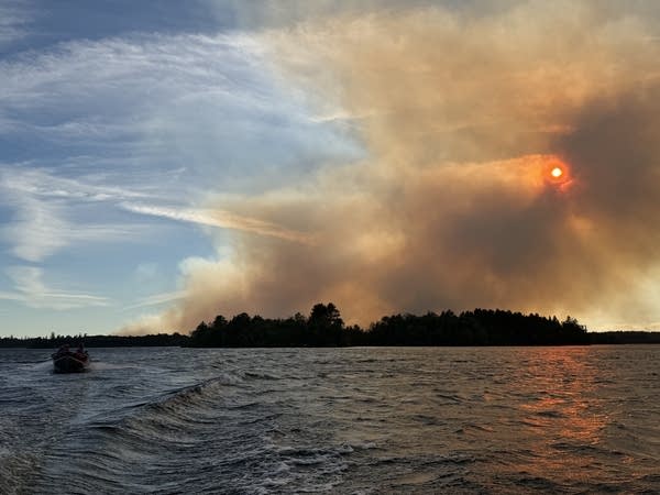 Para pekemah di Boundary Waters mengenang saat-saat menegangkan di dekat api
 | beritakitanih