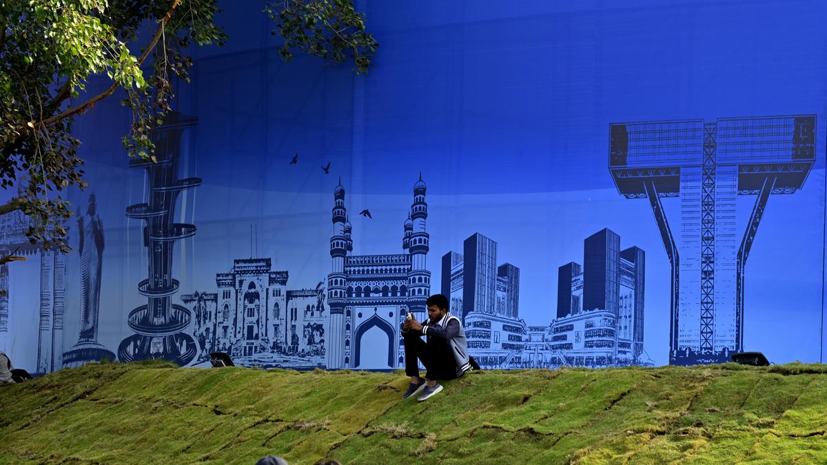 Peletakan batu pertama untuk pusat data Amazon Web Services di Bharat Future City Telangana pada tanggal 15 Juli
 | beritakitanih