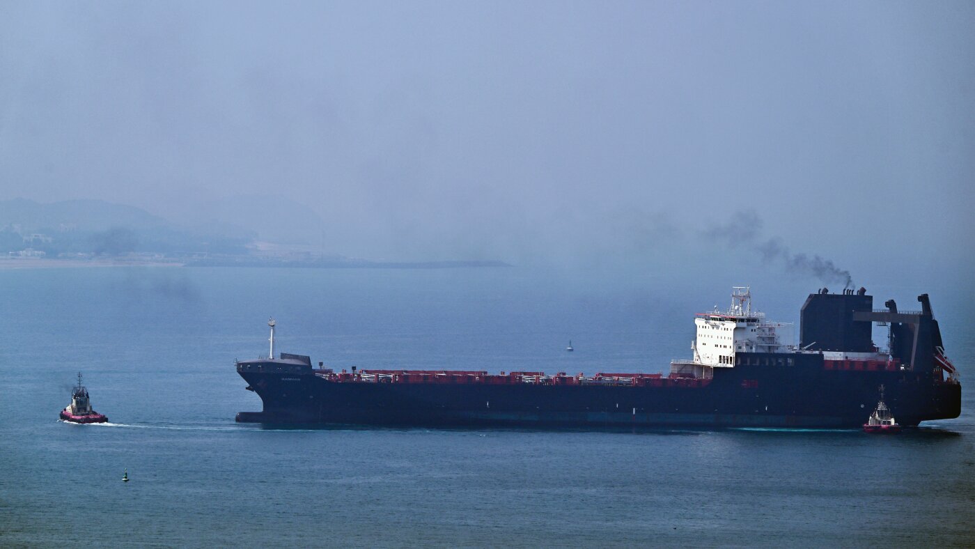 Pertarungan AS-Iran atas Selat Hormuz menimbulkan risiko bagi jalur perairan global
 | beritakitanih
