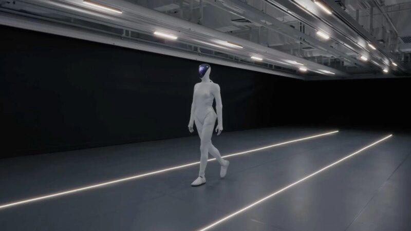 Produsen kendaraan listrik Tiongkok menargetkan 1.000 robot humanoid besi setiap bulan menjelang peluncuran global pada tahun 2027
 | beritakitanih