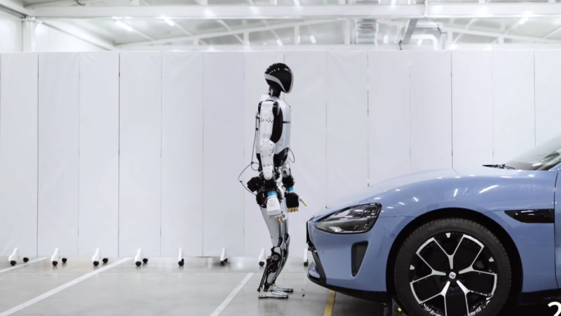 Robot humanoid baru Tiongkok menawarkan tingkat keberhasilan 98%, menangani perakitan kendaraan listrik, dan pengoperasian pabrik
 | beritakitanih