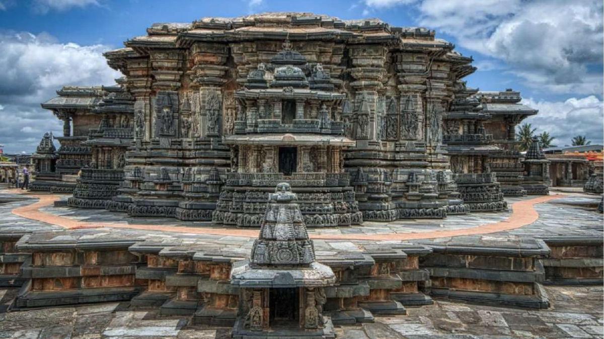 Whispers in Stone menampilkan India dalam suasana yang bervariasi
 | beritakitanih